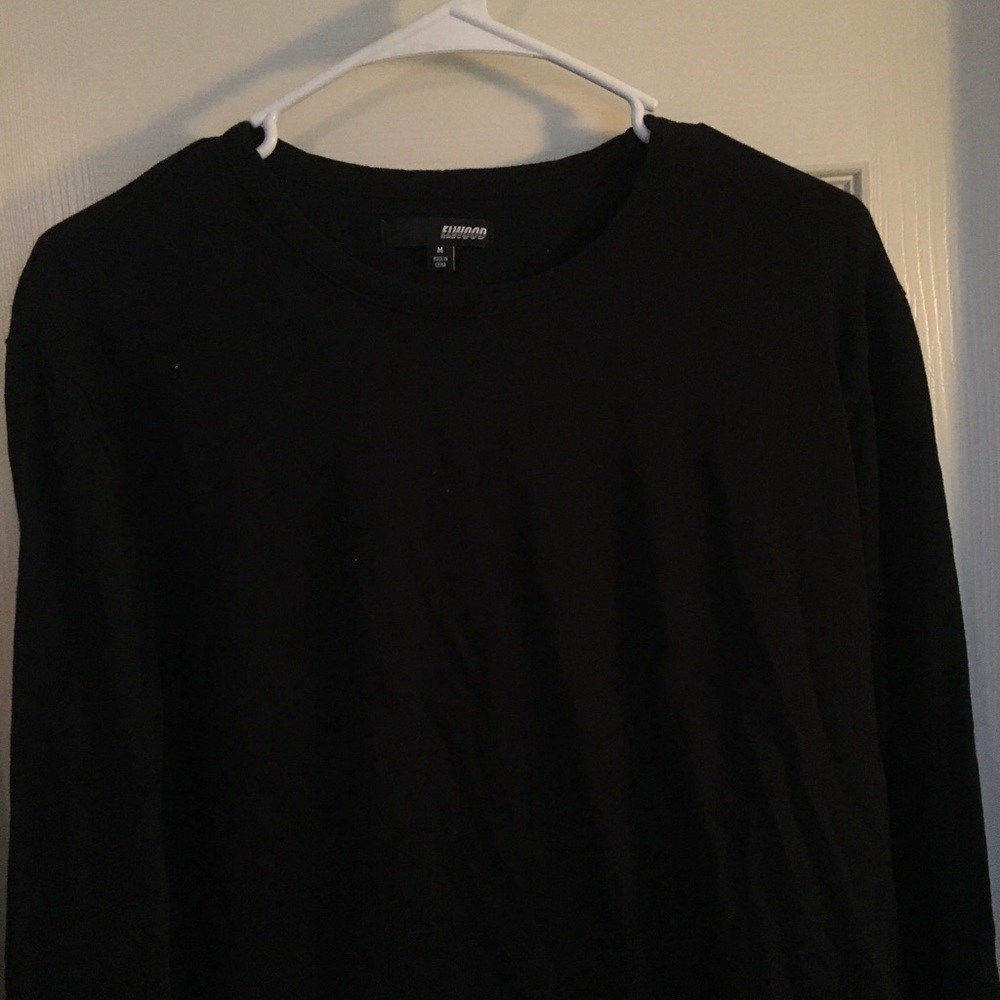 Elwood long line T-shirt.